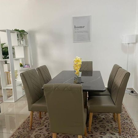 Safiyya Homestay Клуанг Екстер'єр фото