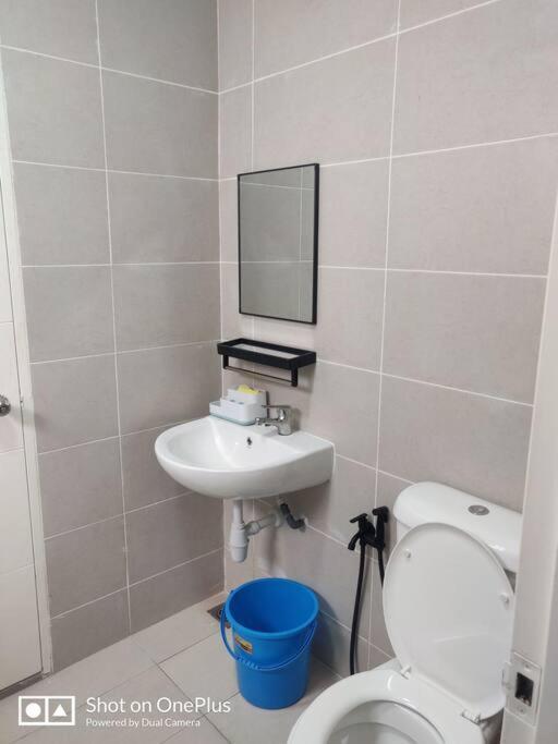 Safiyya Homestay Клуанг Екстер'єр фото