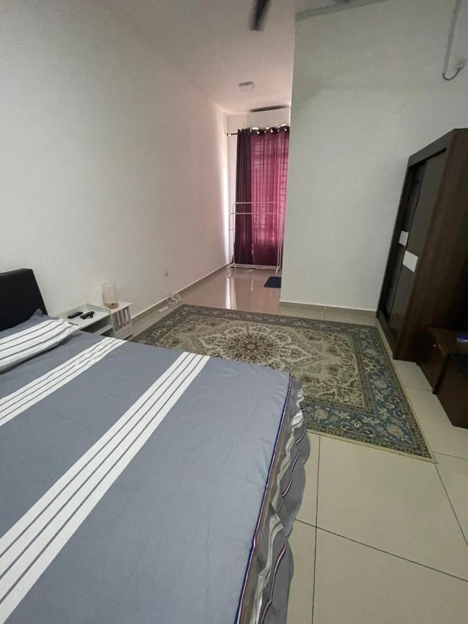 Safiyya Homestay Клуанг Екстер'єр фото