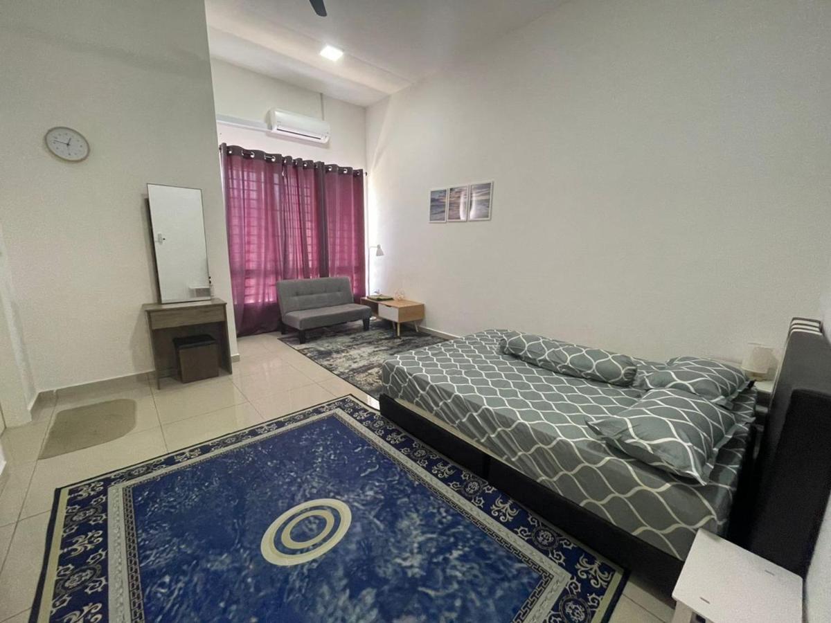 Safiyya Homestay Клуанг Екстер'єр фото