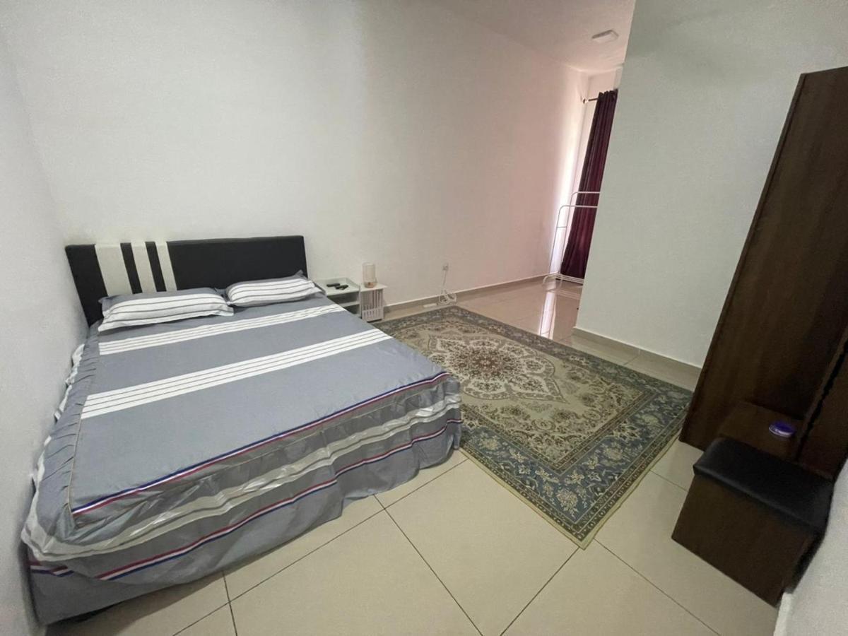 Safiyya Homestay Клуанг Екстер'єр фото